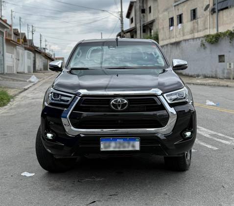 TOYOTA HILUX 2.8 D-4D TURBO DIESEL CD SRX 4X4 AUTOMÁTICO